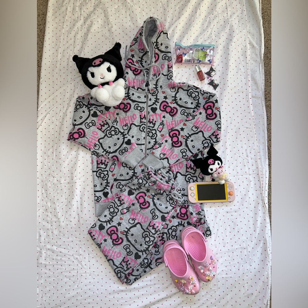 Hello kitty x F21 sweat set